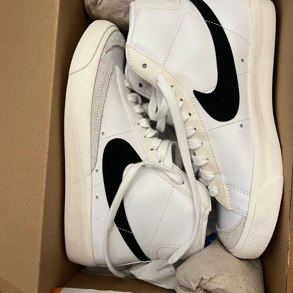 Never worn Nike Blazer Mid ‘77s, women’s, size 7.5